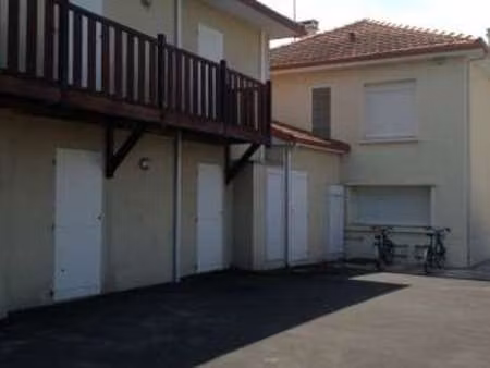 location appartement t1 à pau (64000) : à louer t1 / 19m² pau