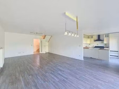 opportunité rare de 6 chambres dans jodoigne au calme