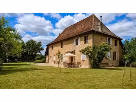 vente maison 8 pièces 209 m² à le pont-de-beauvoisin (38480)  300 000 €