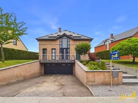 villa 4 chambres avec double garage et jardin