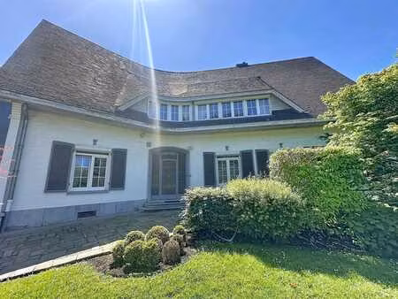 superbe villa située au centre de tilff
