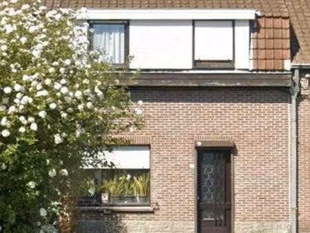 maison d'habitation 3 chambres avec jardin