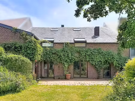 superbe maison 6 chambres – jardin arboré – garage