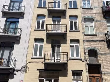 appartement 2 ch. avec balcon sud au calme