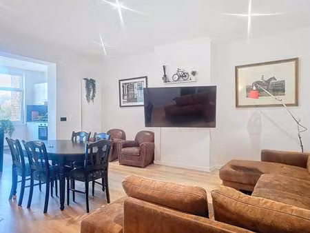 bois/bascule. appt 2 ch + bur rénové petite copropriété