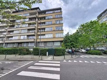 roi vainqueur/thieffry - appartement 2 chambres - 75m2 brute