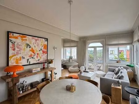lumineux appartement 2 chambres avec terrasse et garage
