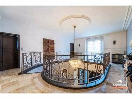 villa d’exception aux volumes impressionnants - peb d+