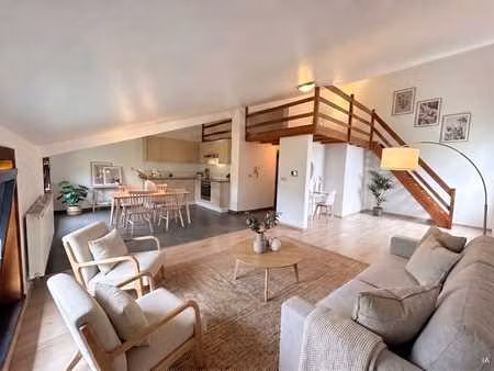 lumineux loft avec parking privé