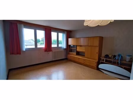 bel appartement de 104 m² proche des commodités à nevers