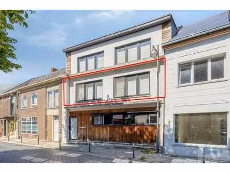 instapklaar appartement van 90 m² met terras en carport
