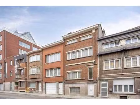 maison très spacieuse à boom avec beaucoup de potentiel à bo