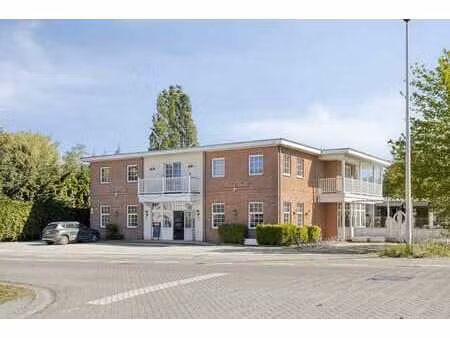 maison commerciale « de kolonie » située sur le canal à brec