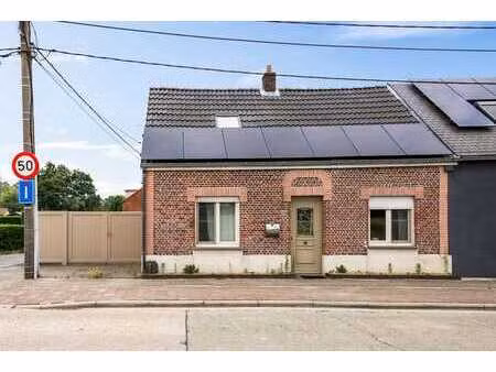 op te frissen woning met 2 slaapkamers
