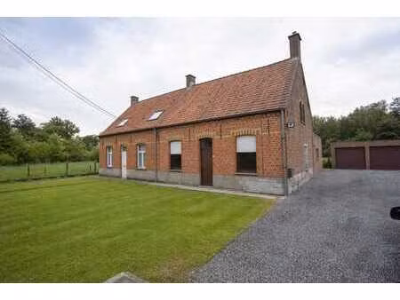 lot 3: maisons a renover