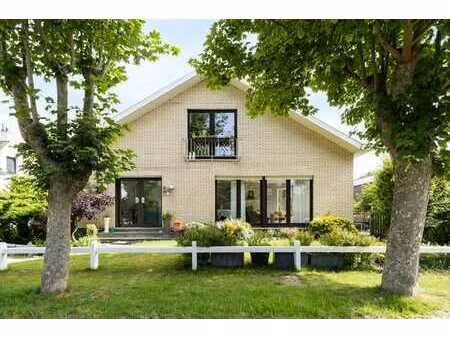 appartement à vendre à wenduine avec jardin et garage!