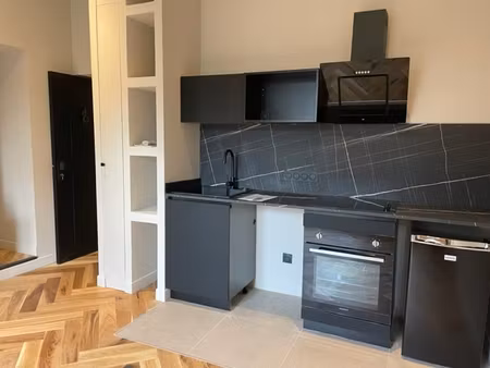 t2 - ch du perollier - ecully - jardin et terrasse (surf: 70.74m²)
