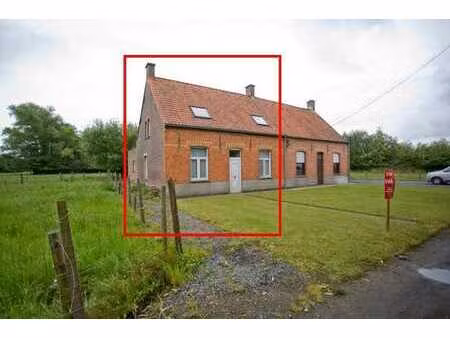 lot 2: maison a renover