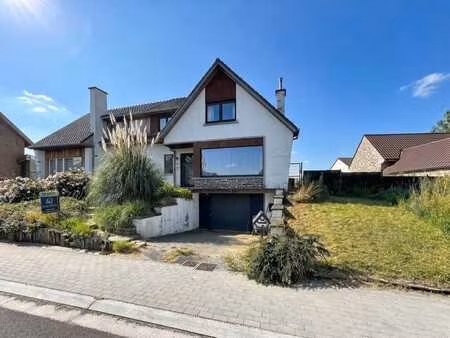 maison située au calme avec un jardin exposé au sud