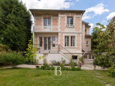 maison de luxe à vendre dans le quartier chateau