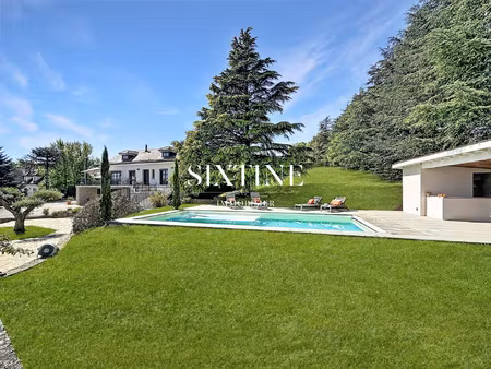 maison de luxe à vendre dans le quartier centre ville est