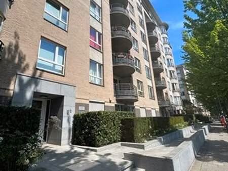 agréable appartement traversant 2ch/terras +poss. pkg.