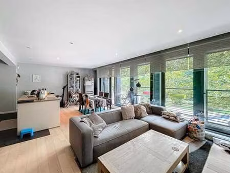 bel appartement deux chambres dans une petite copropriété