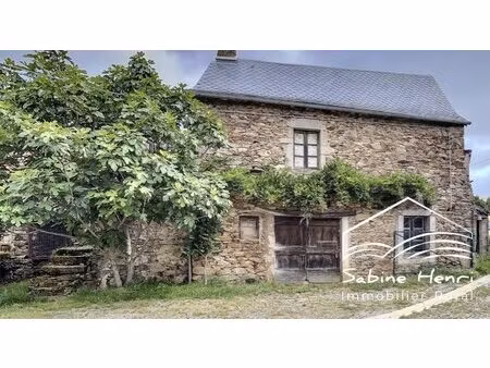 maison atypique avec de très belles dépendances