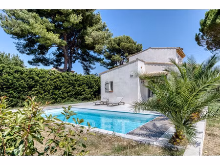 maison de luxe à vendre dans le quartier eoures