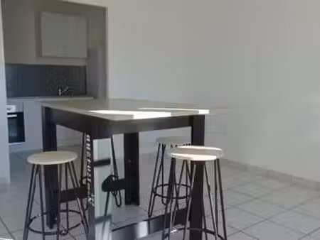 location appartement 3 pièces meublé à beaupréau-en-mauges (49600) : à louer 3 pièces meub