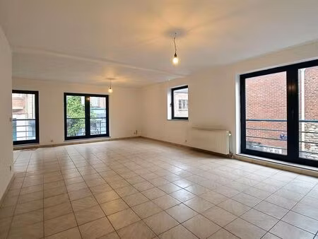 appartement à louer à charleroi € 735 (lpxl0) - immocontact | zimmo