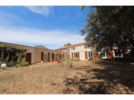 vente maison 8 pièces 246 m² à benet (85490)  322 800 €