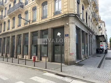 location bureau 278 m² à lyon 3 (69003)