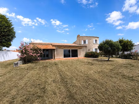 maison exceptionnelle à vendre à meschers sur gironde !