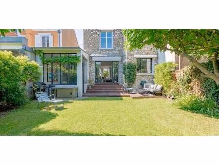 maison avec jardin et terrasse plateau-grèves-europe-gare du stade-fossés jean - colombes 