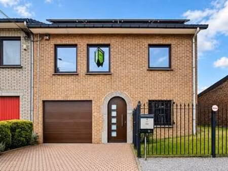 spacieuse maison bel-étage de 3ch avec jardin et garage