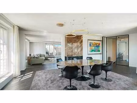 luxueux duplex aux volumes d'une villa