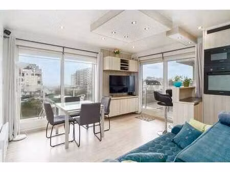 appartement moderne et confortable avec terrasse et vue s...