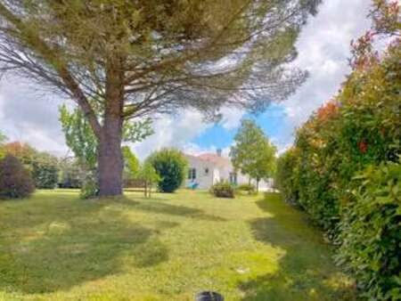 vente maison à bussac-sur-charente (17100) : à vendre / 176m² bussac-sur-charente