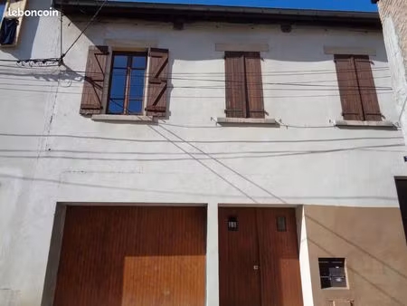 plateau à aménager + garage et stationnements