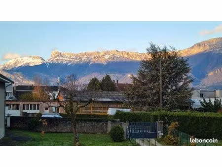 t3 traversant – dernier étage – terrasse – 2 parkings