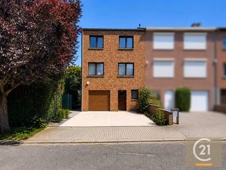 maison à vendre avec terrasse et jardin   waterloo (vbe42347)
