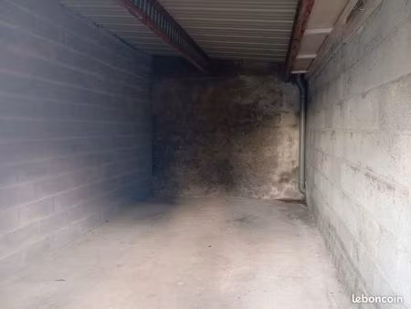 garage 18 m² à louer