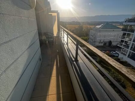 location t2 dernier étage avec garage