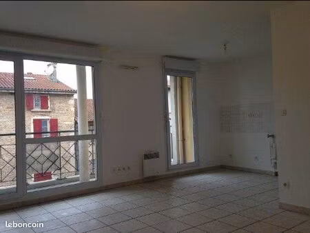 appartement t3 à louer – villefranche-sur-saône – emplacement idéal