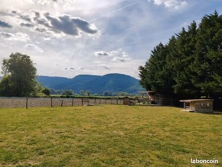 terrain de 8000m2