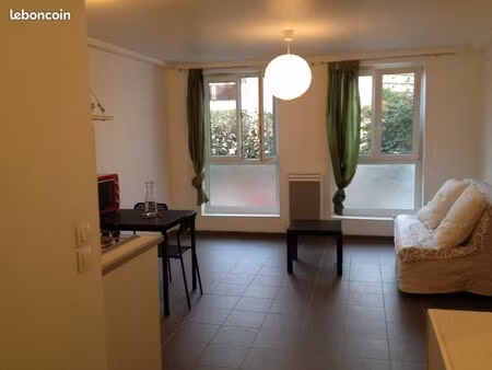 studio meublé 23 m² – savigny-sur-orge – gare rer c à 3 min à pieds