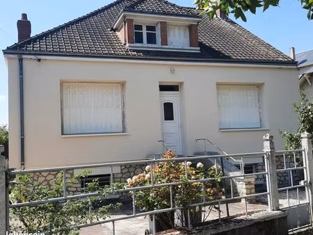 maison individuelle en ville à louer chatillon sur indre