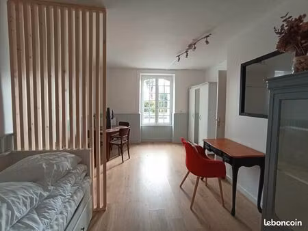 loyer modéré contre services studio meublé hyper centre