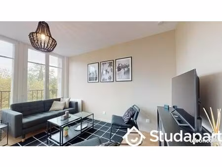 chambre 1 pièce 11 m²